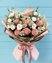 Букет цветов из:  Розы, Альстромерии и Лизиантусы #REPLACE_PRED# Искре Курской области