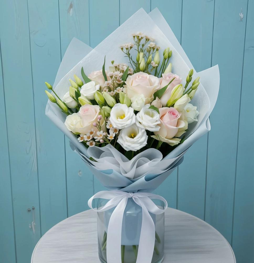 Букет цветов из: Розы и Лизиантусы в Искре Курской области