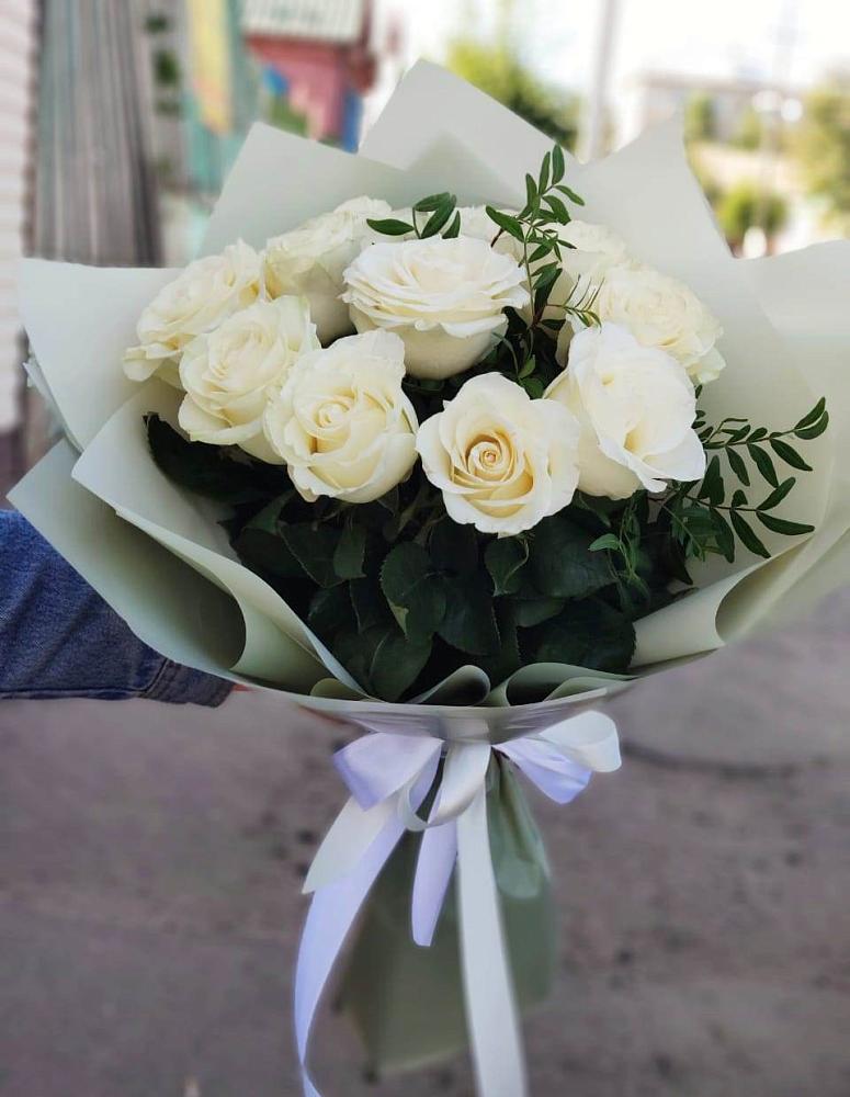 Букет Белые розы Проуд в Искре Курской области