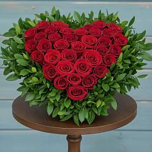 Цветочная композиция из Розы в виде сердца в Искре Курской области