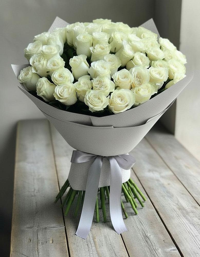 Букет 35 Белых роз в Искре Курской области