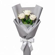 Букет 3 белые розы #REPLACE_PRED# Искре Курской области