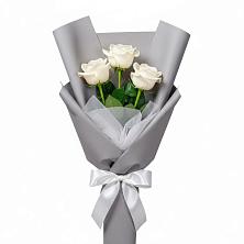 Букет 3 белые розы в Искре Курской области
