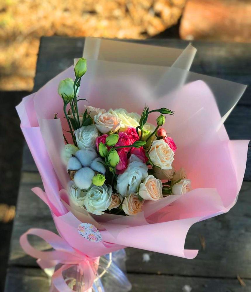 Букет цветов из: Розы и Лизиантусы в Искре Курской области