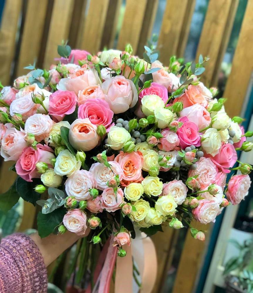 Букет цветов из: Розы в Искре Курской области