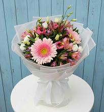 Букет цветов из:  Герберы, Альстромерии и Лизиантусы в Искре Курской области