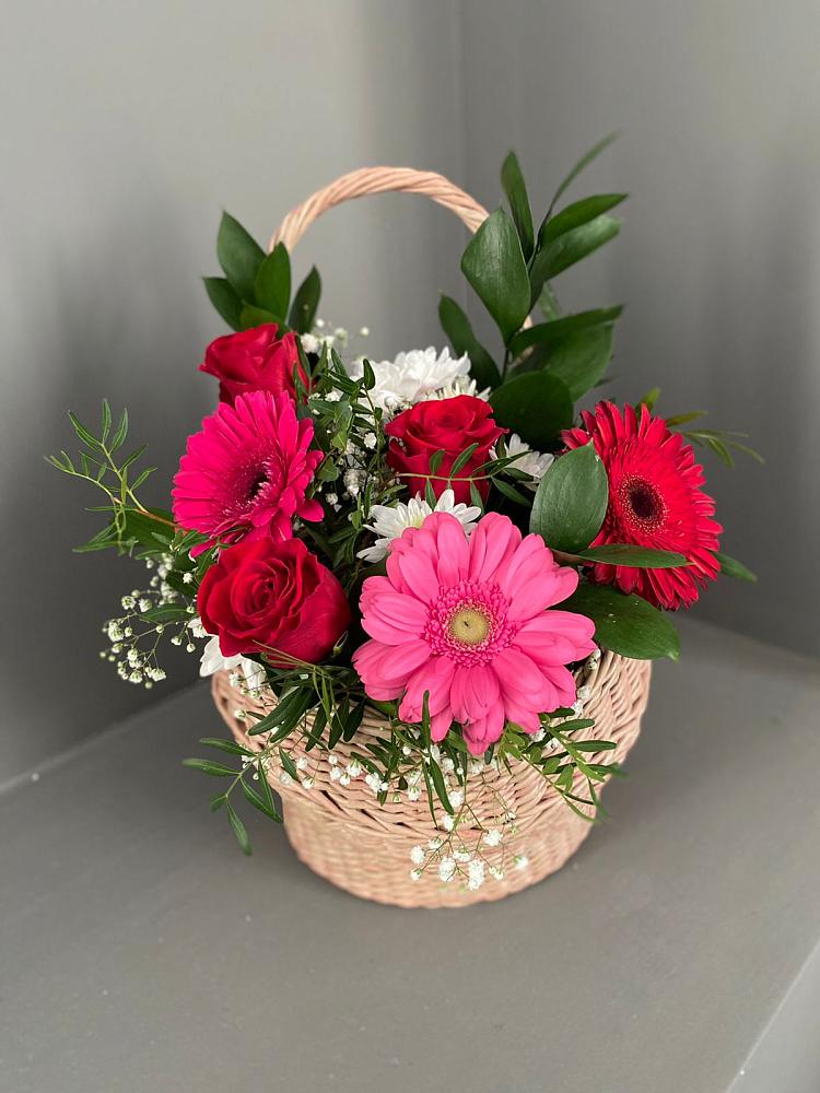 Цветочная композиция из Розы, Хризантемы и Герберы в корзине в Искре Курской области