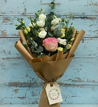 Букет цветов из:  Розы и Лизиантусы в Искре Курской области