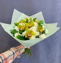 Букет цветов из:  Орхидеи и Розы в Искре Курской области