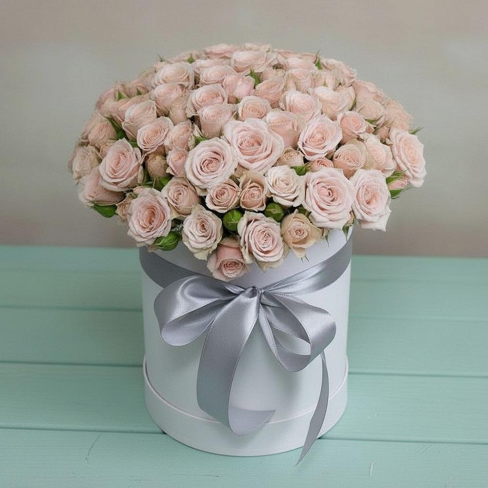 Цветочная композиция из Розы в шляпной коробке в Искре Курской области